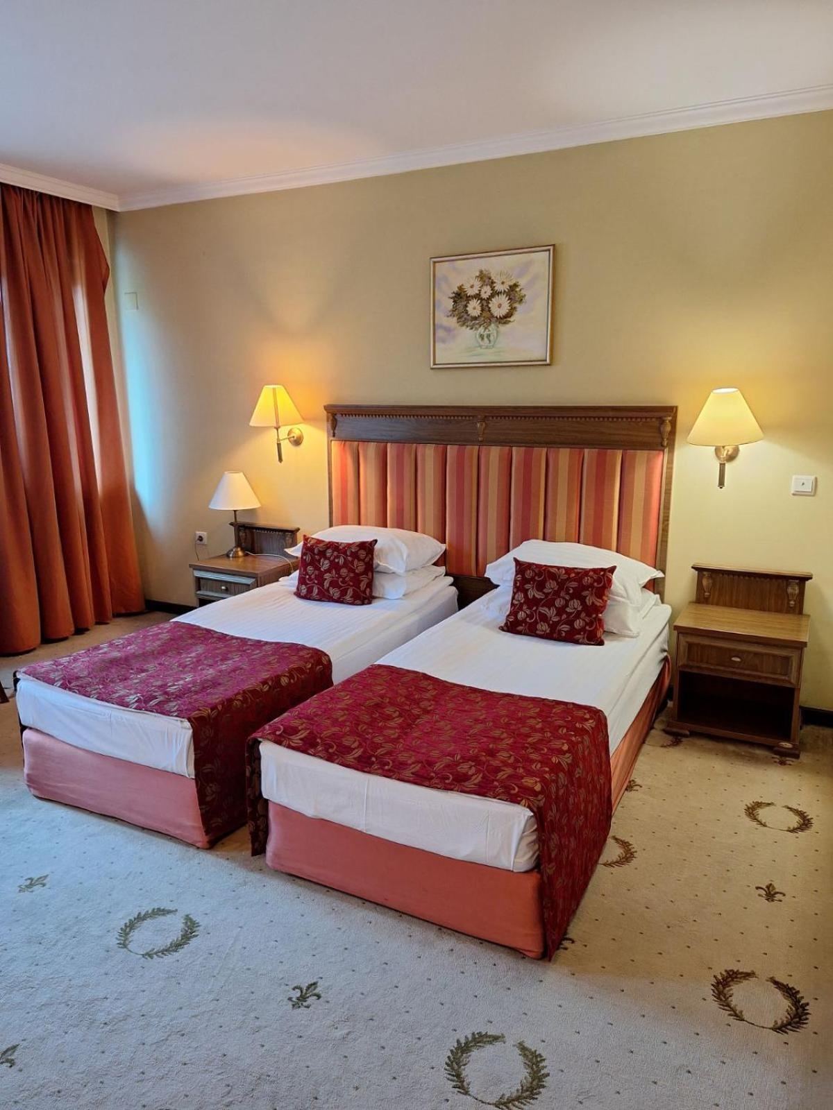 Efir Otel Eski Zağra Dış mekan fotoğraf